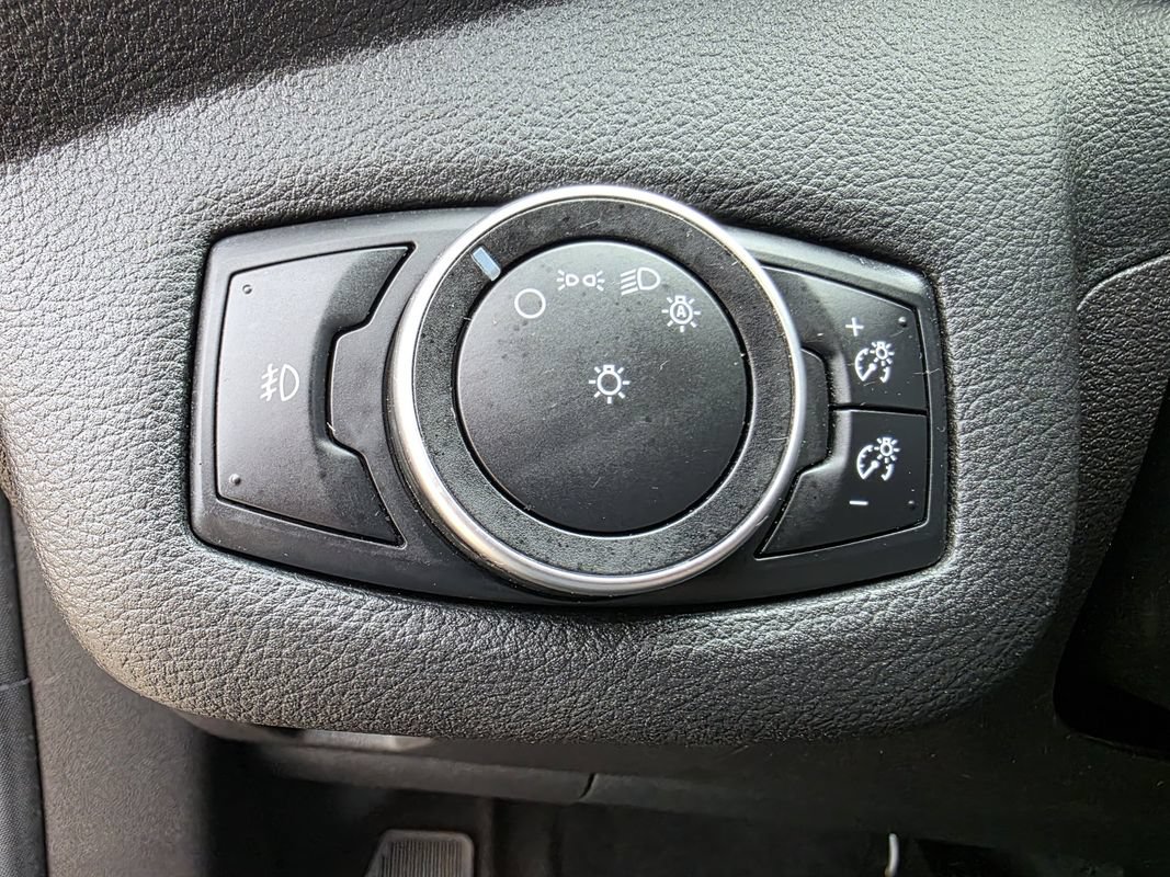 Used 2015 Ford Escape SE FWD image 33