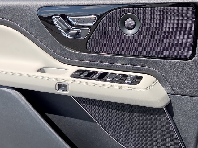 New 2026 Lincoln Aviator Reserve RWD image 27