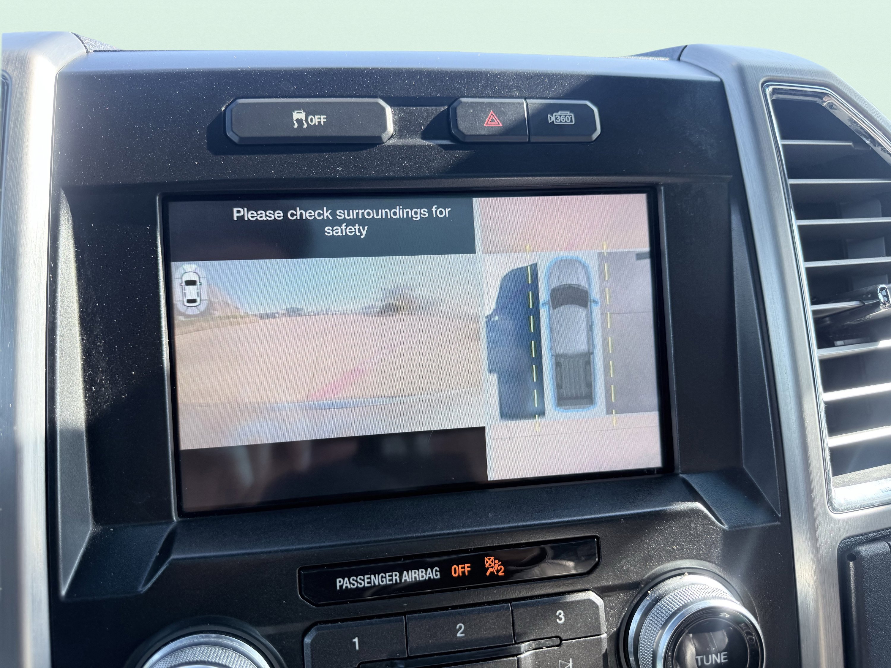 Used 2016 Ford F150 Platinum w/ Equipment Group 701A Luxury image 52