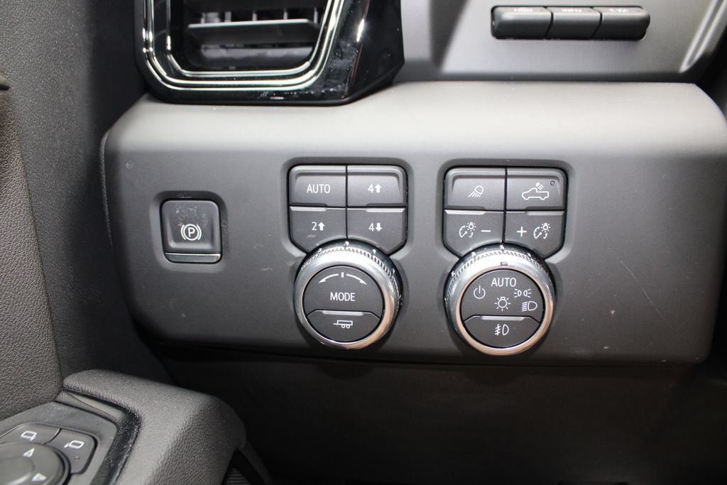 Used 2026 GMC Sierra 1500 AT4 w/ Technology Package AWD/4WD image 30