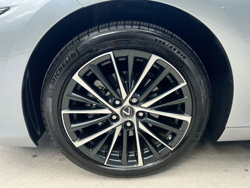 Certified 2024 Lexus ES 350 w/ Premium Package image 9