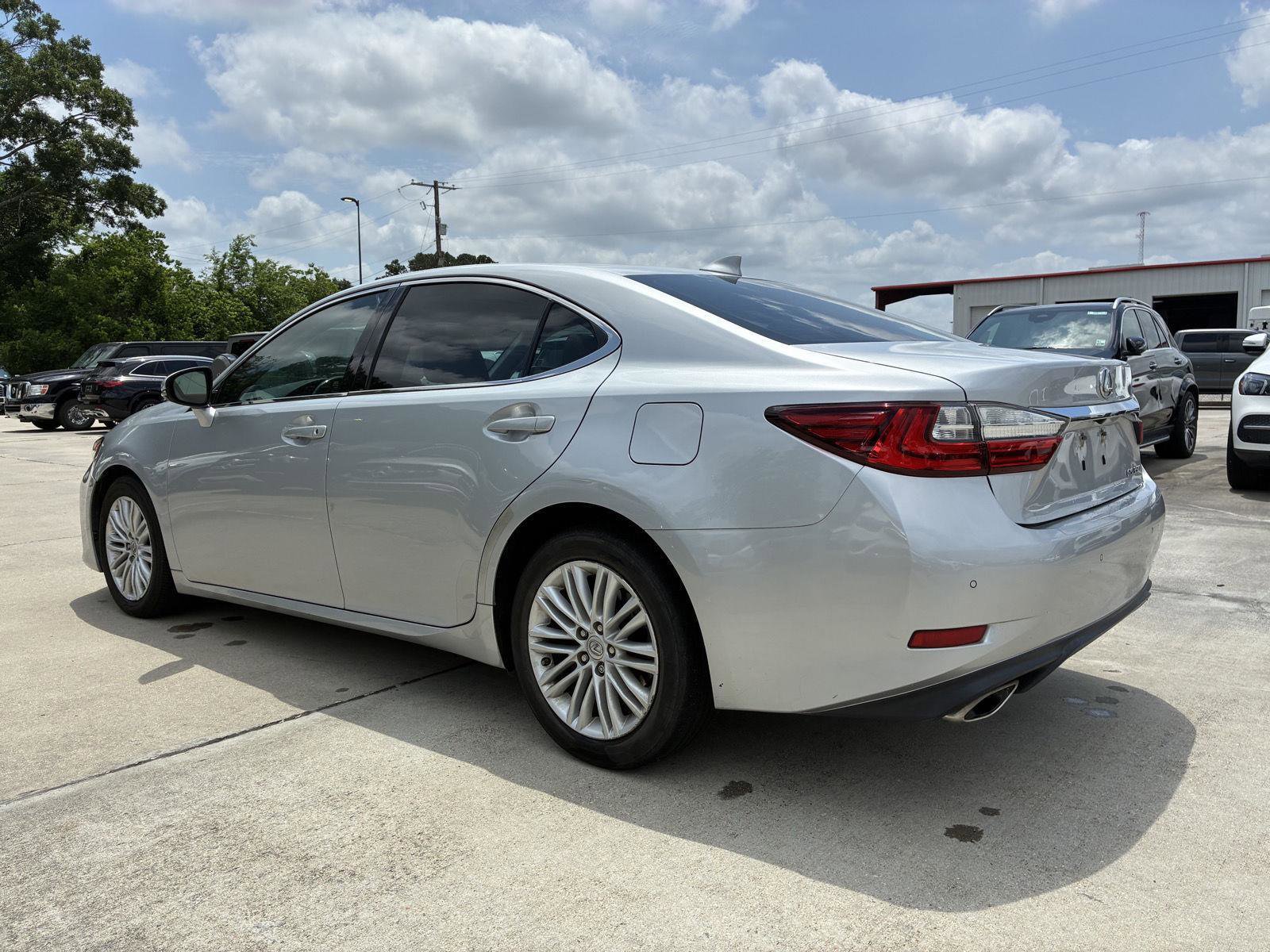 Used 2017 Lexus ES 350 w/ Premium Package FWD image 20