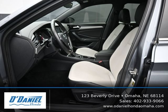 Used 2019 Volkswagen Jetta R-Line FWD image 25