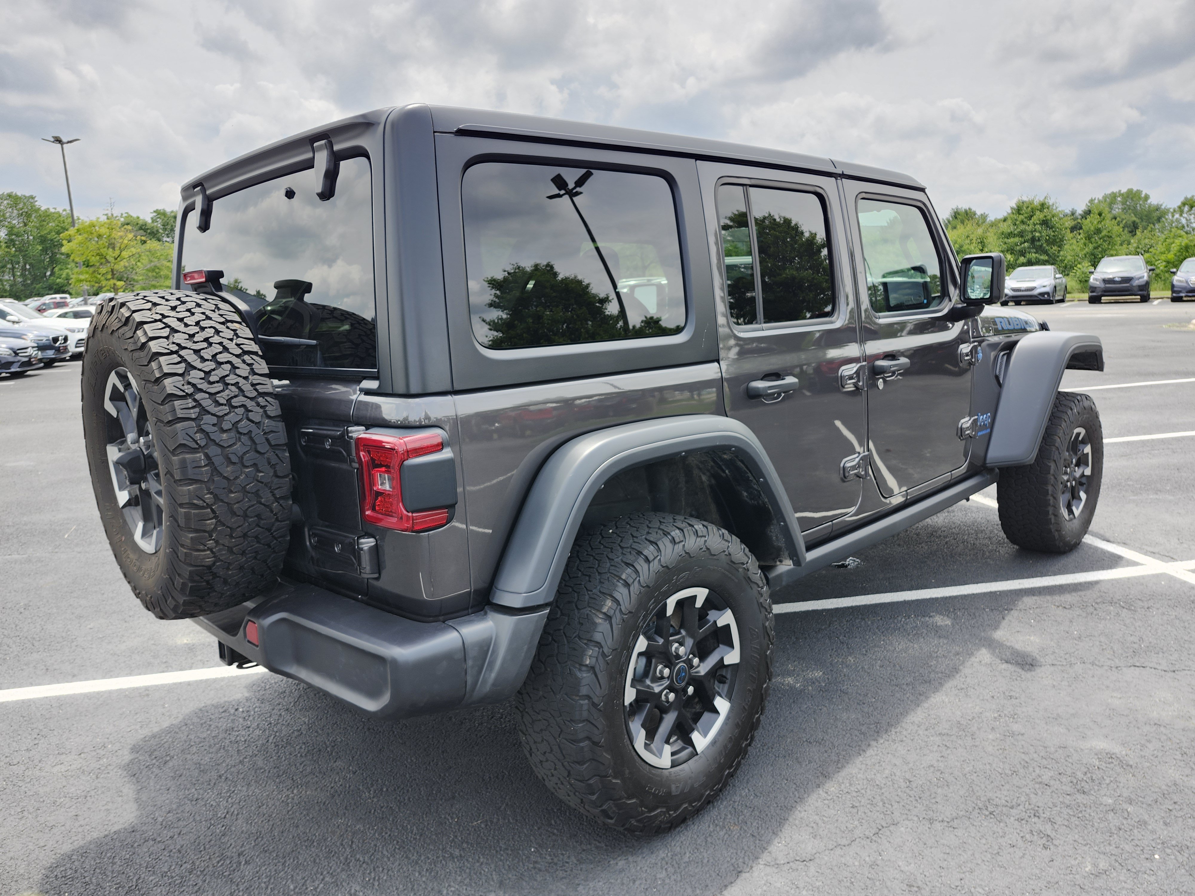 Used 2024 Jeep Wrangler Unlimited Rubicon 4xe w/ Convenience Group AWD/4WD image 18