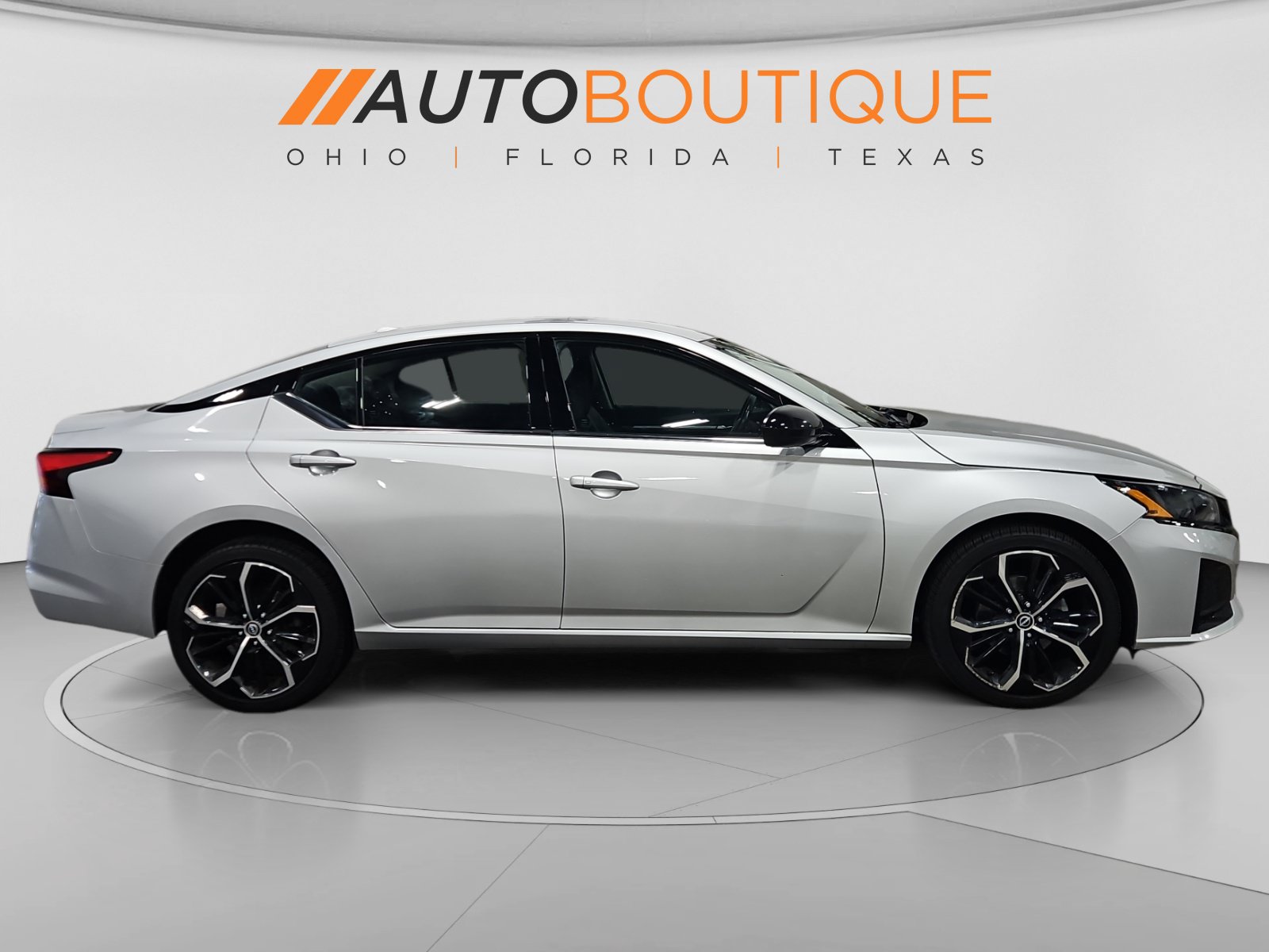 Used 2023 Nissan Altima 2.5 SR AWD/4WD image 6