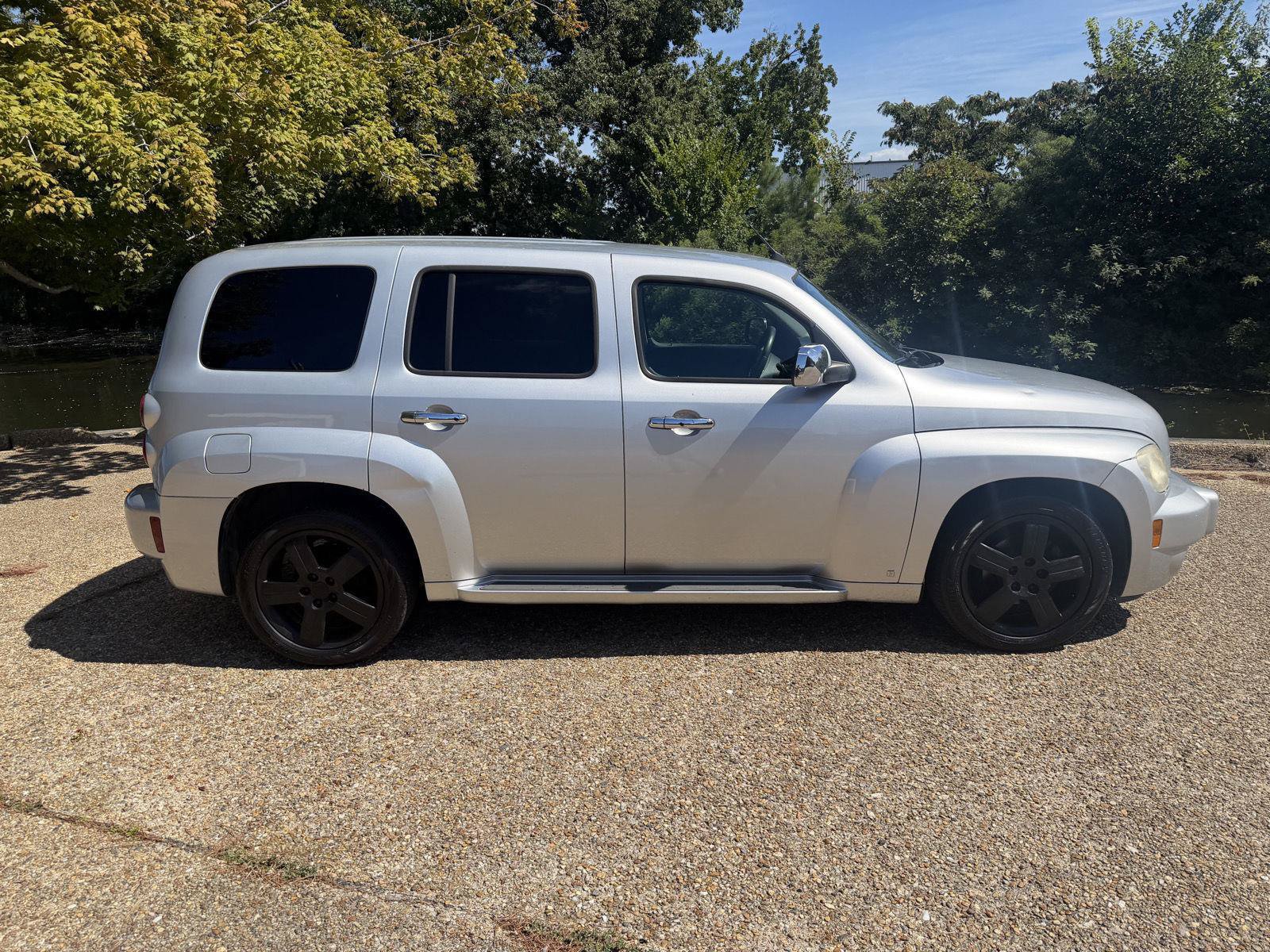 Used 2009 Chevrolet HHR LT w/ LT Preferred Equipment Group FWD image 2