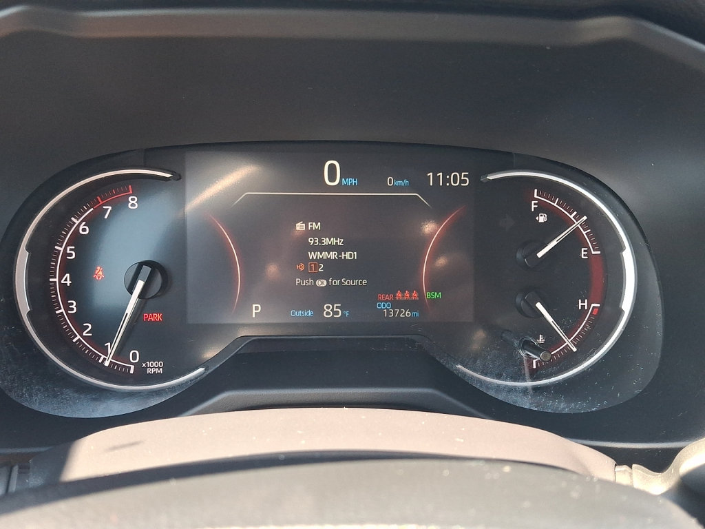 Used 2024 Toyota RAV4 LE AWD/4WD image 30