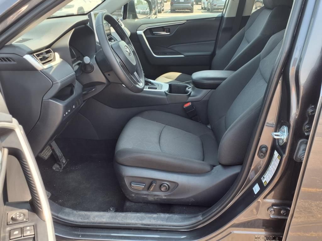 Used 2024 Toyota RAV4 XLE image 25
