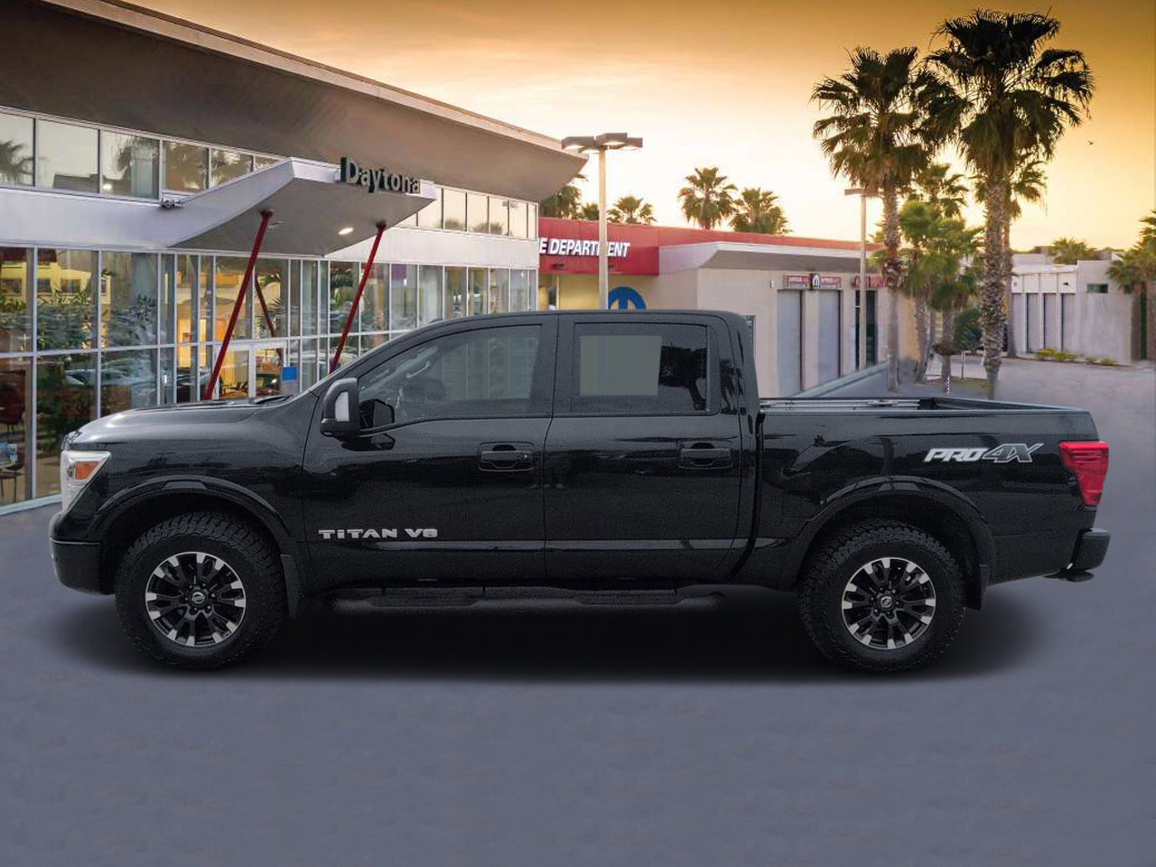 Used 2019 Nissan Titan PRO-4X w/ Pro-4x Convenience Package AWD/4WD image 6