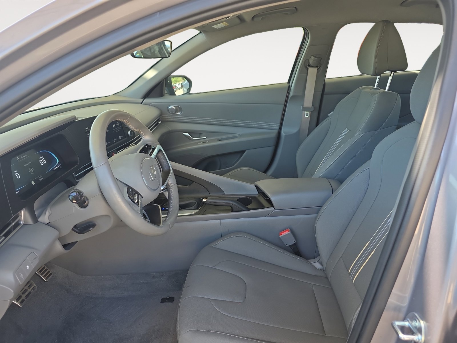 Used 2025 Hyundai Elantra Sport FWD image 21