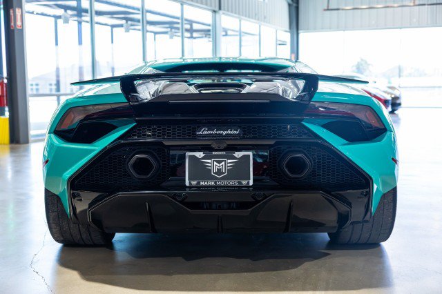 Used 2023 Lamborghini Huracan Tecnica RWD image 5