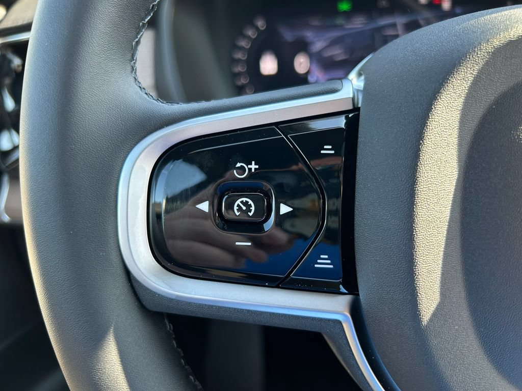 New 2026 Volvo XC90 B6 Plus w/ Protection Package AWD/4WD image 22
