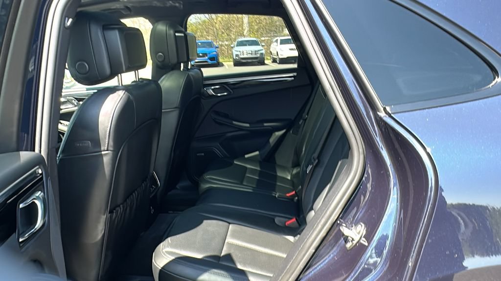 Used 2023 Porsche Macan AWD/4WD image 24