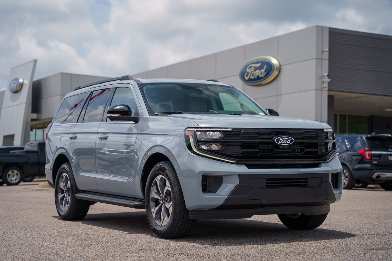 New 2027 Ford Expedition Active RWD image 1
