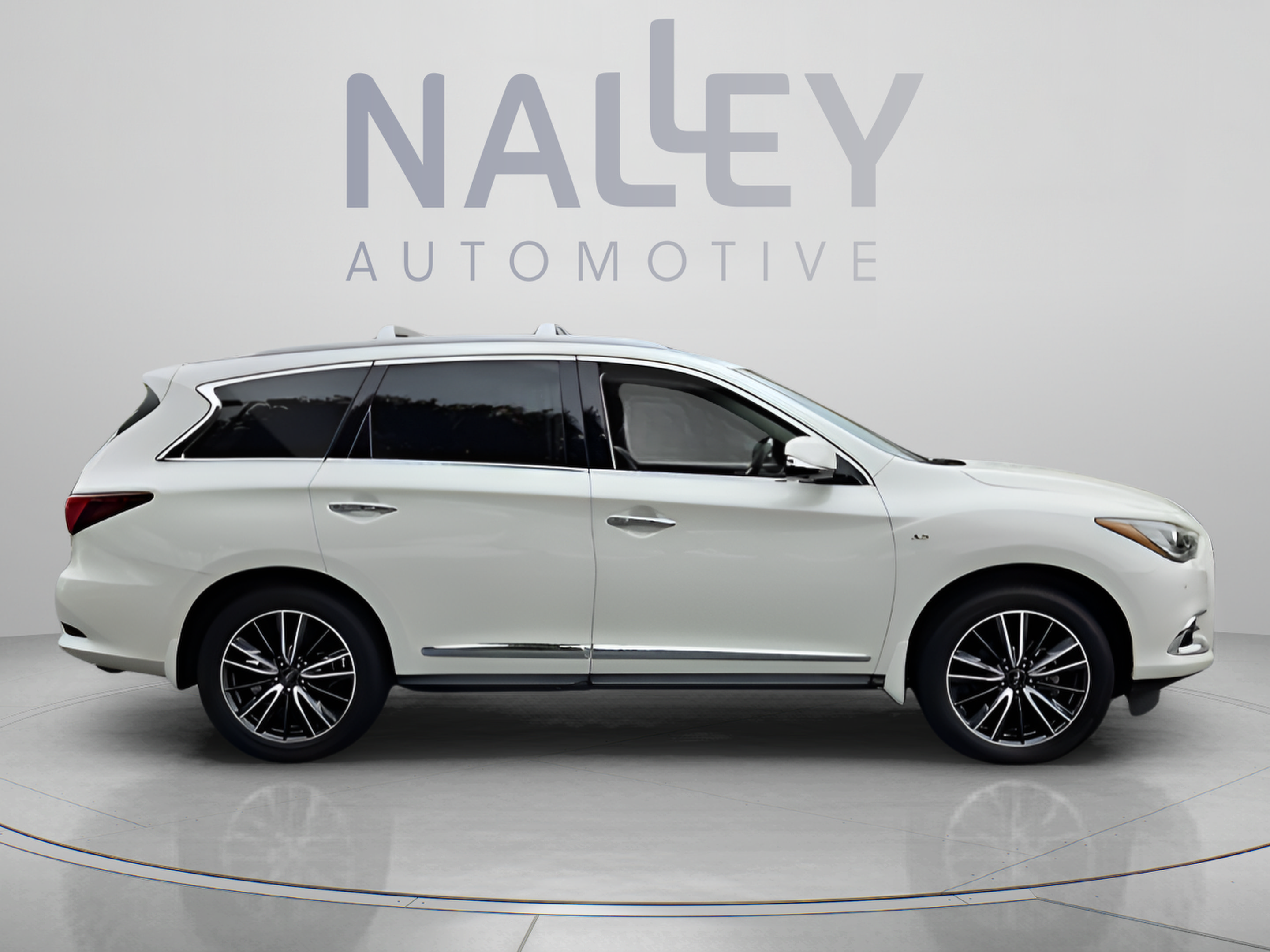 Used 2020 INFINITI QX60 Luxe w/ Essential Package FWD image 6