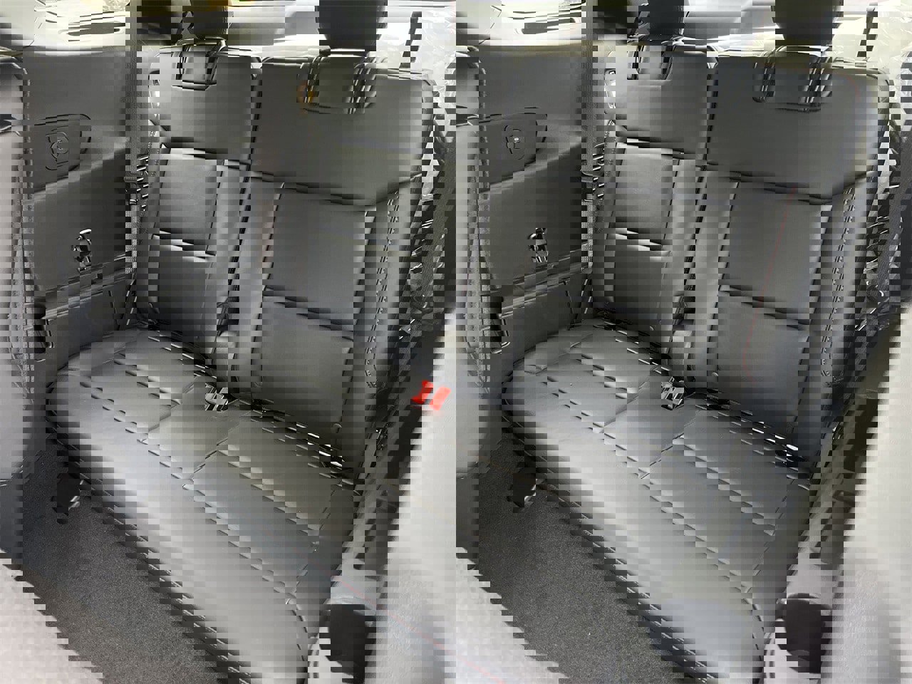 New 2026 Ford Explorer ST-Line w/ ST-Line Street Pack image 22