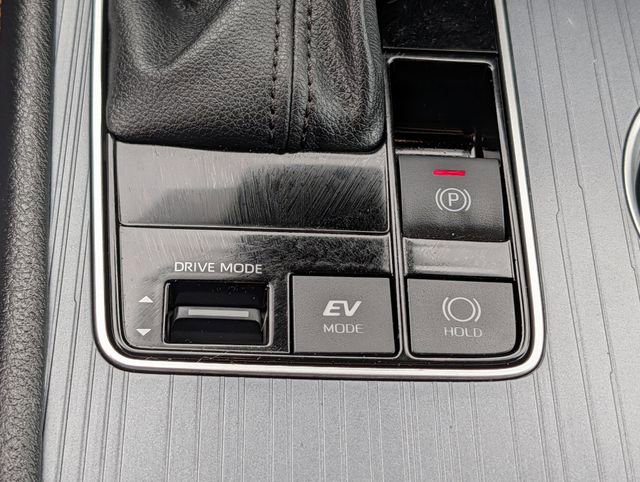 Used 2023 Toyota Sienna XSE AWD/4WD image 16