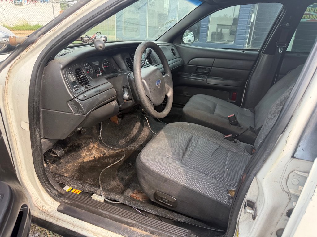 Used 2008 Ford Crown Victoria Police Interceptor RWD image 26
