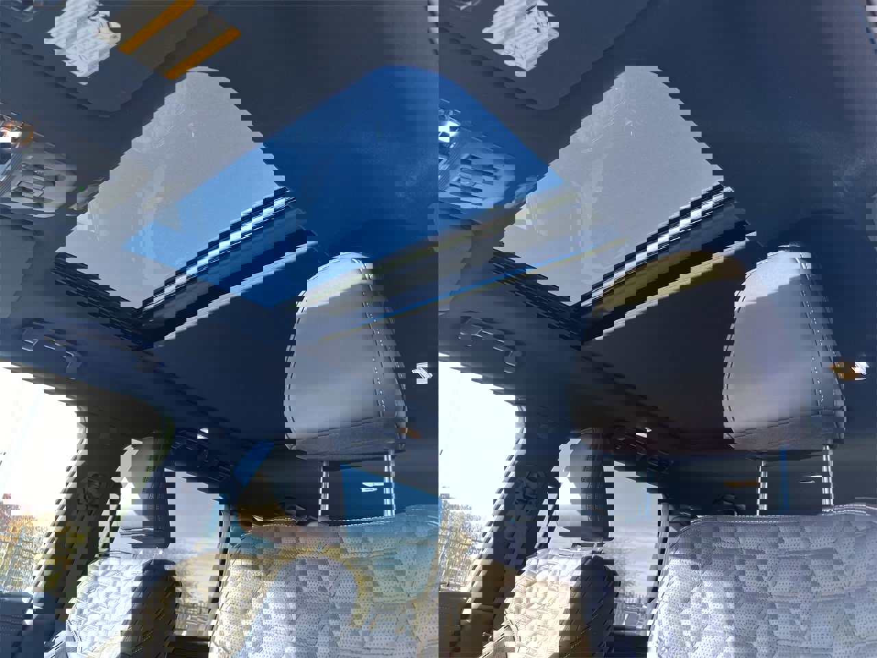 Certified 2025 Nissan Armada Platinum image 11