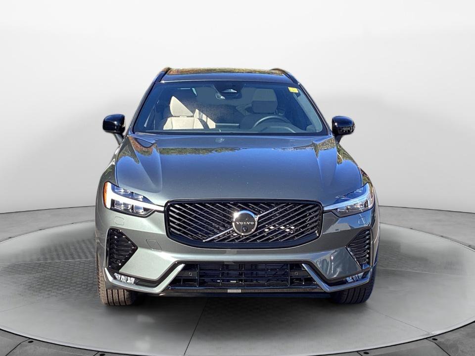 New 2027 Volvo XC60 B5 Plus AWD/4WD image 2