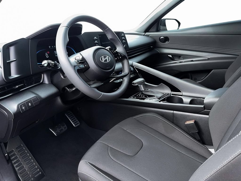 New 2026 Hyundai Elantra SEL Sport Premium FWD image 15