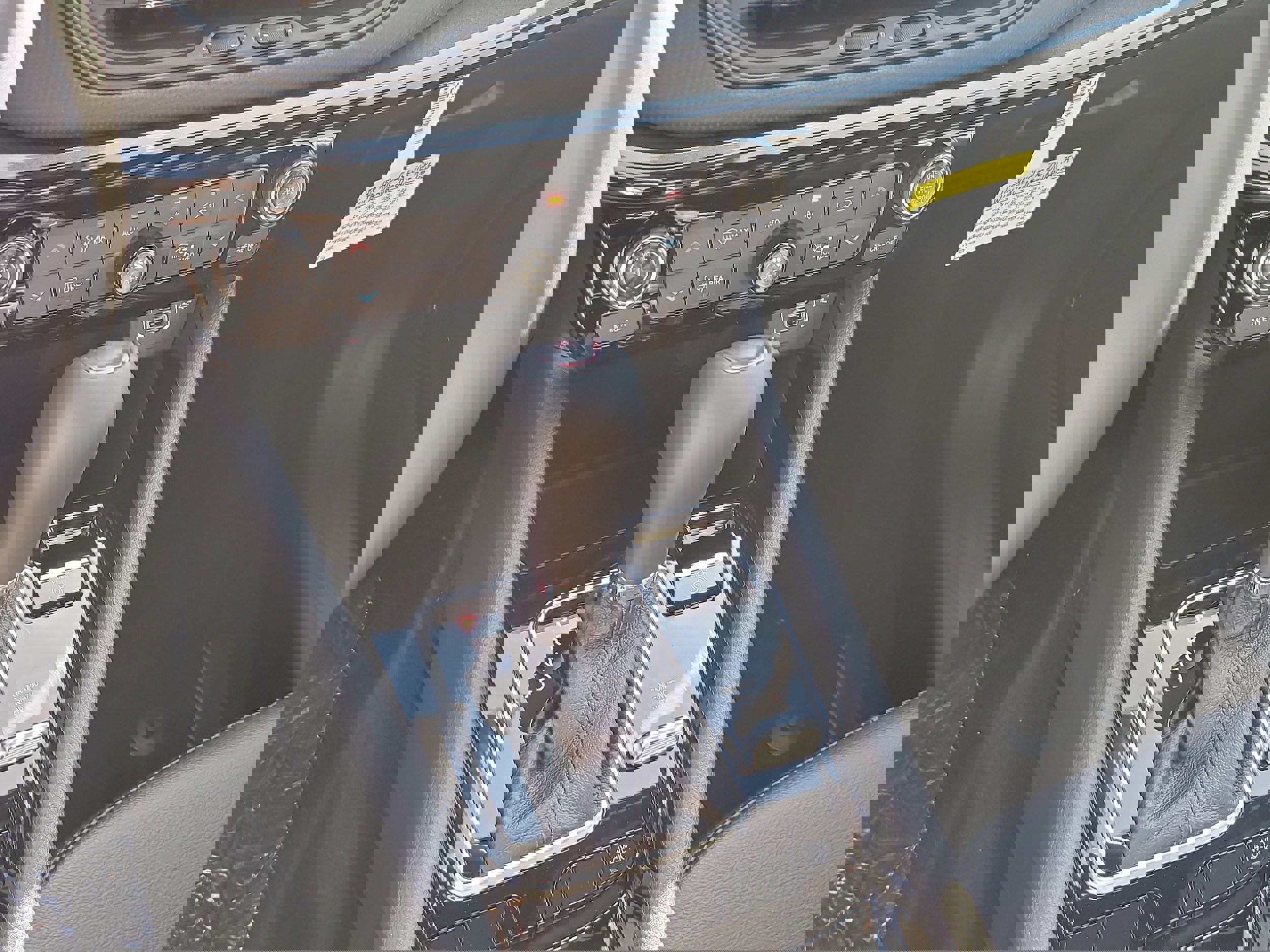 New 2026 Jeep Compass Limited image 18