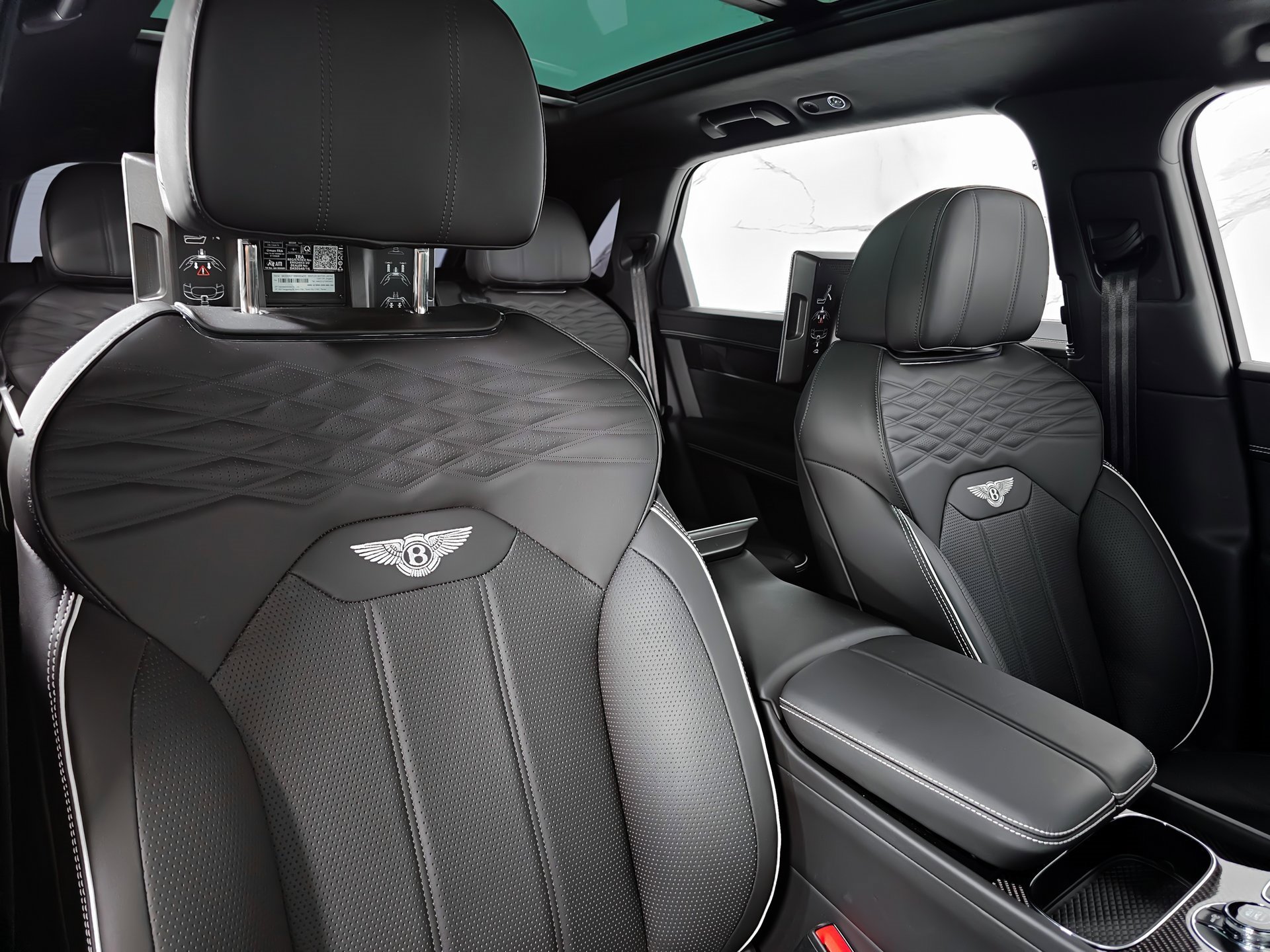 Used 2023 Bentley Bentayga Extended Wheelbase image 25