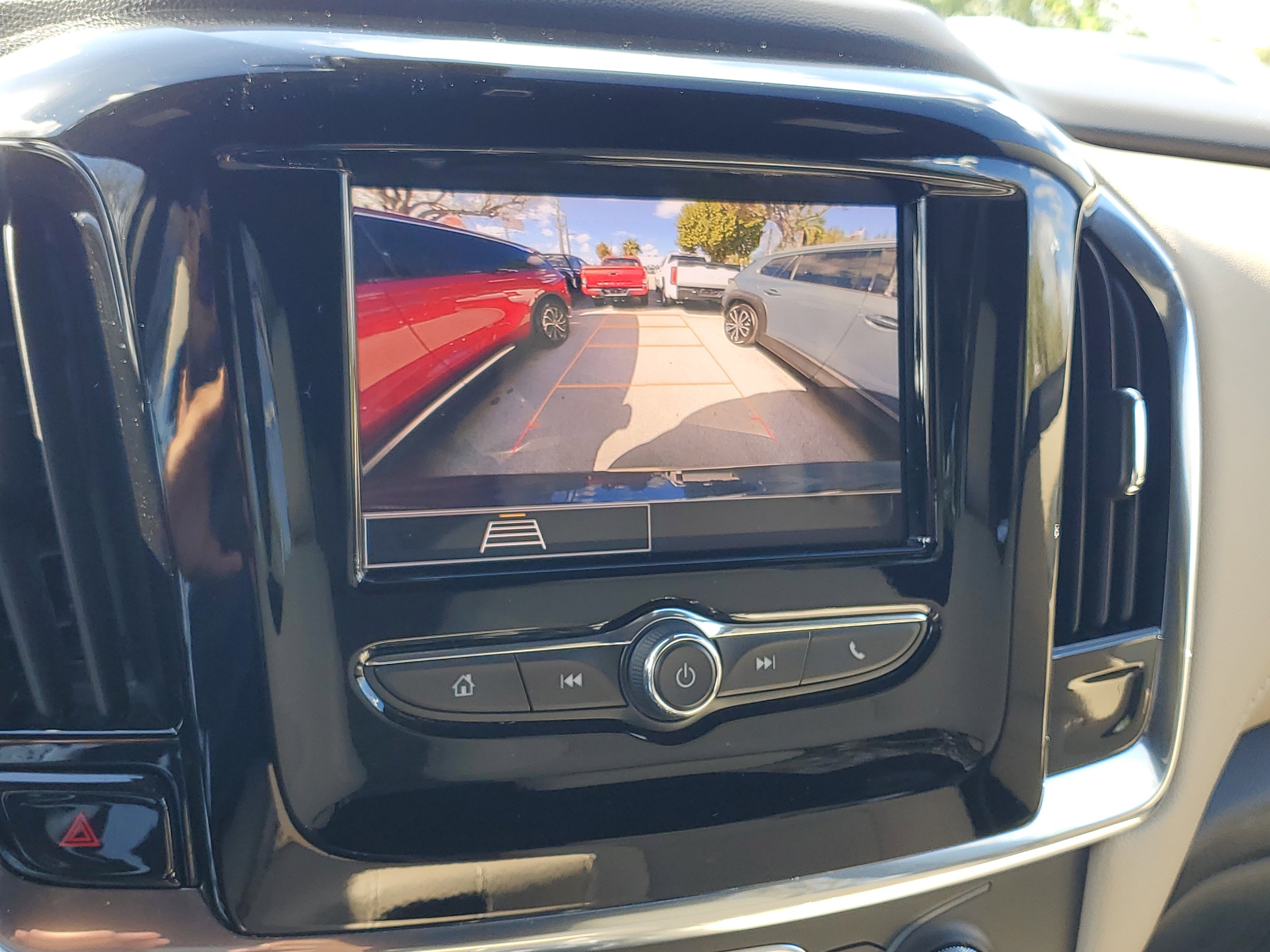 Used 2023 Chevrolet Traverse LS image 16