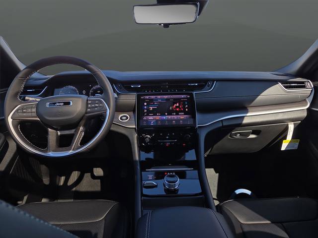 New 2025 Jeep Grand Cherokee L Limited w/ Luxury Tech Group II image 5