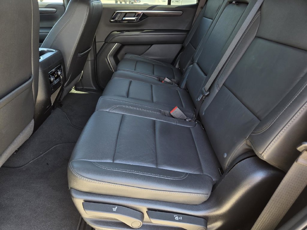 Used 2025 Chevrolet Tahoe Z71 AWD/4WD image 36