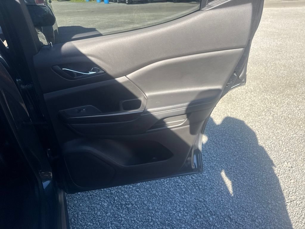Used 2019 GMC Acadia SLT w/ Black Edition AWD/4WD image 17