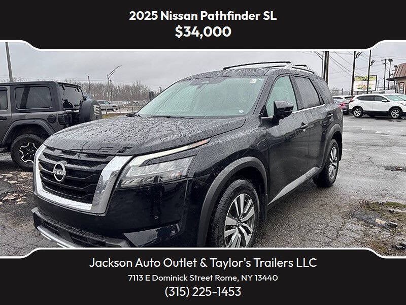 Used 2025 Nissan Pathfinder SL w/ Cargo Package AWD/4WD image 2