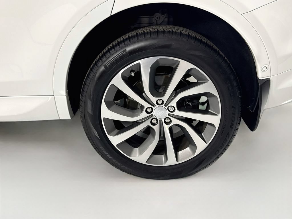 Certified 2025 Land Rover Discovery Sport S AWD/4WD image 31
