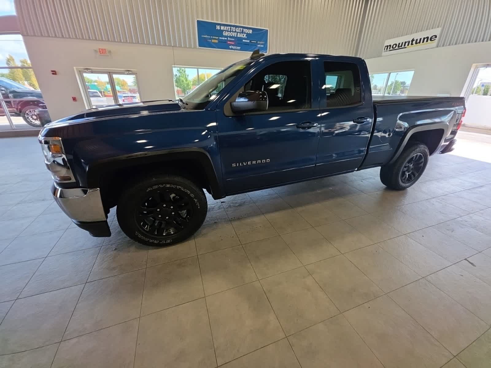 Used 2018 Chevrolet Silverado 1500 LT w/ All Star Edition AWD/4WD image 15