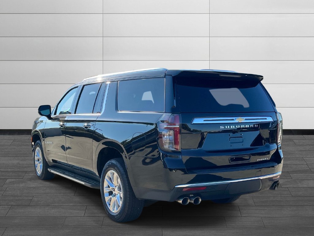 Used 2024 Chevrolet Suburban Premier AWD/4WD image 3