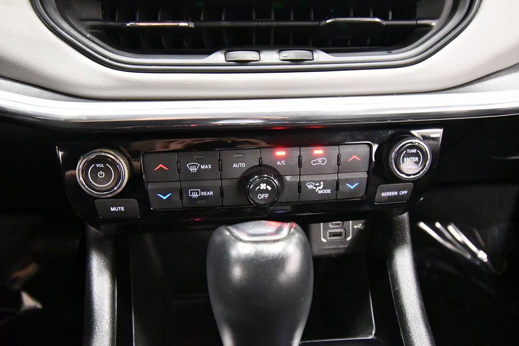 Used 2022 Jeep Compass Limited AWD/4WD image 25