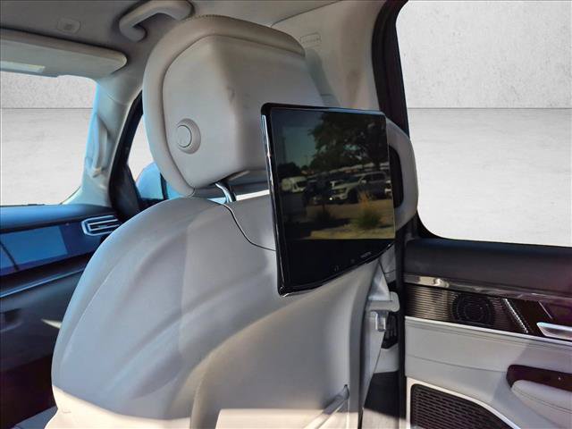 Used 2022 Jeep Wagoneer Series III w/ Rear Seat Video Group 1 AWD/4WD image 20