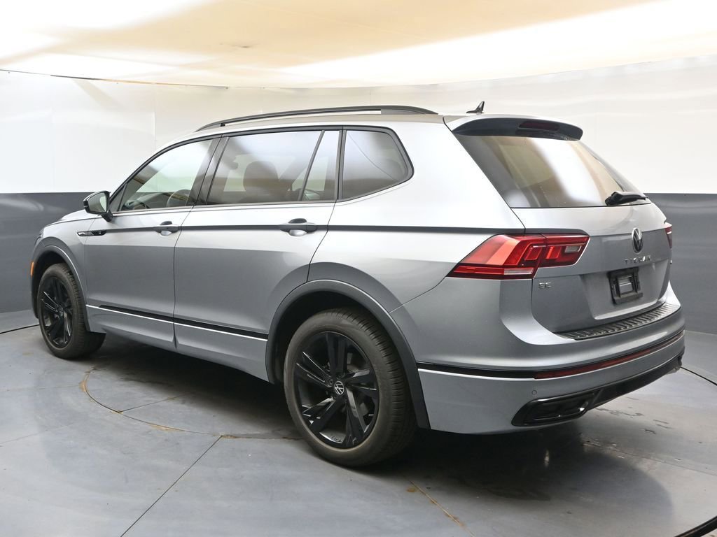 Used 2024 Volkswagen Tiguan SE R-Line AWD/4WD image 3