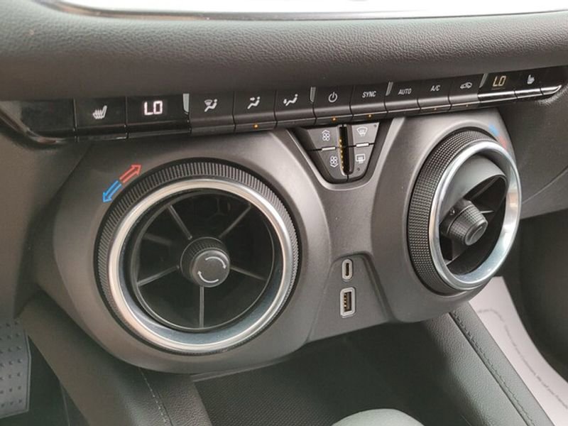 Used 2022 Chevrolet Blazer LT image 23