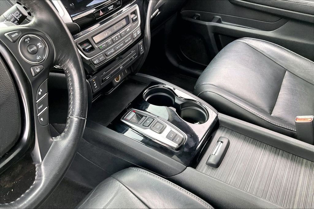 Used 2016 Honda Pilot Touring image 19