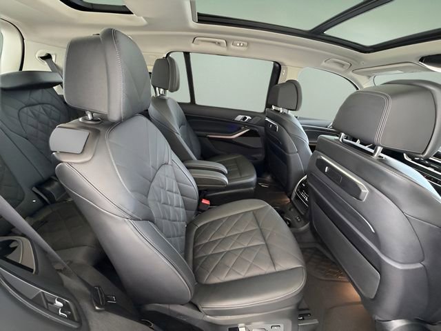 Used 2024 BMW X7 xDrive40i w/ Premium Package image 41