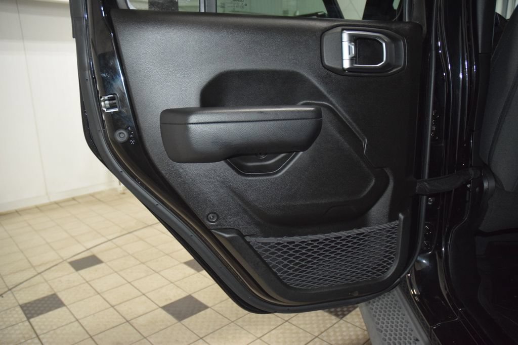 Used 2024 Jeep Wrangler Unlimited Sport AWD/4WD image 38