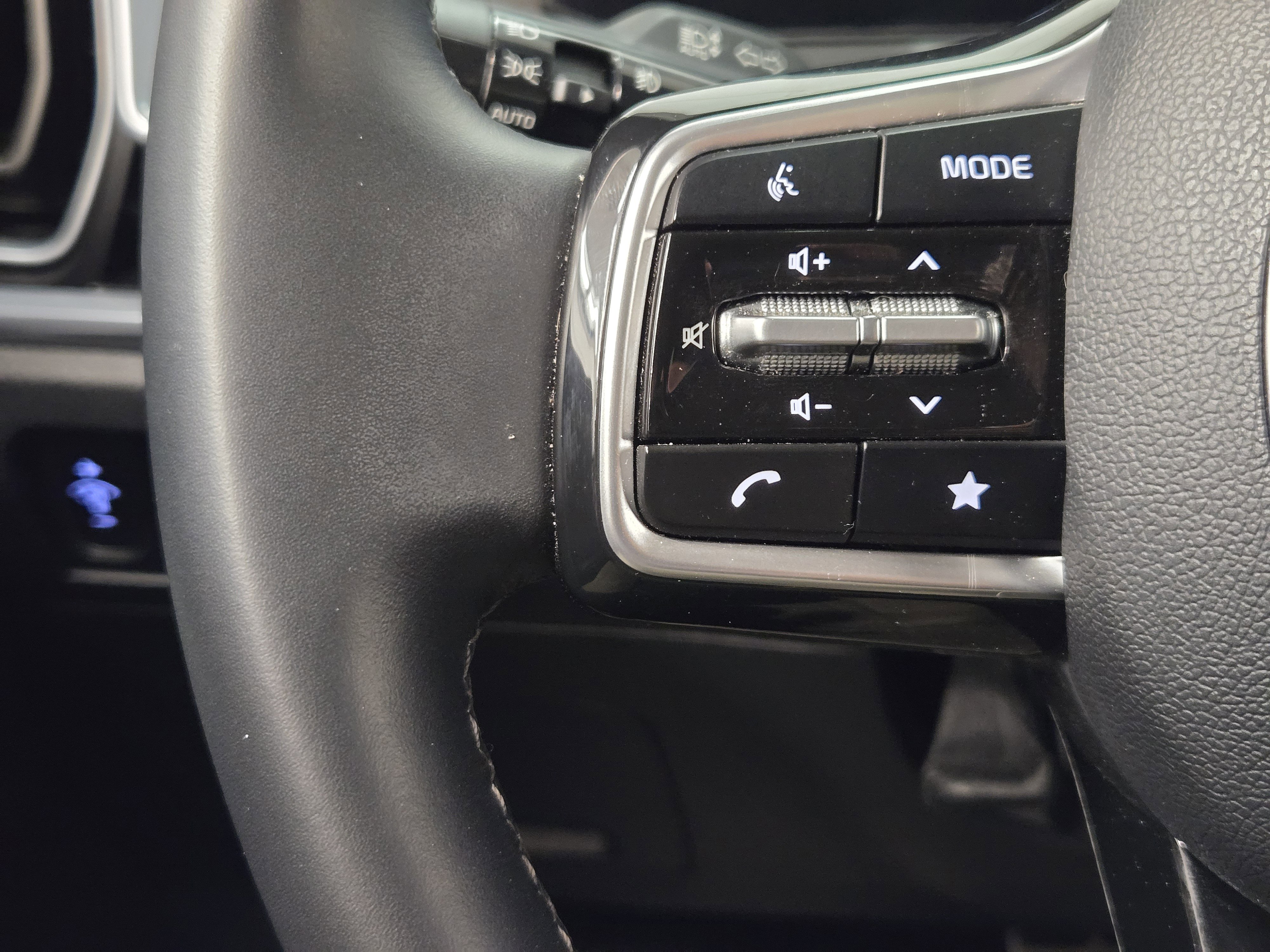 Used 2025 Kia Sorento SX AWD/4WD image 28