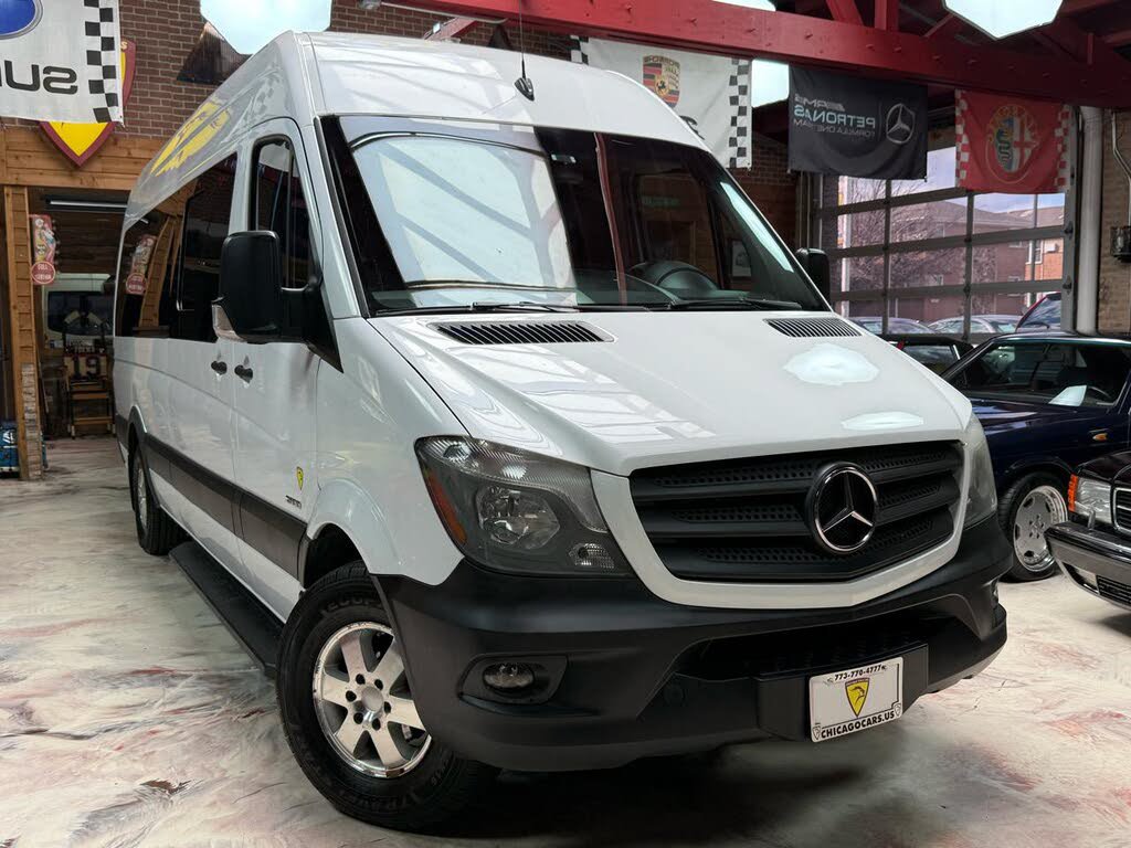 Used 2015 Freightliner Sprinter 2500 RWD image 3
