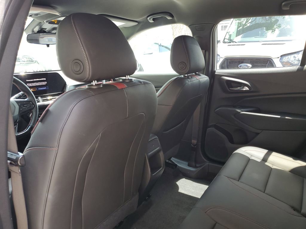 Used 2024 Chevrolet Trax RS FWD image 15