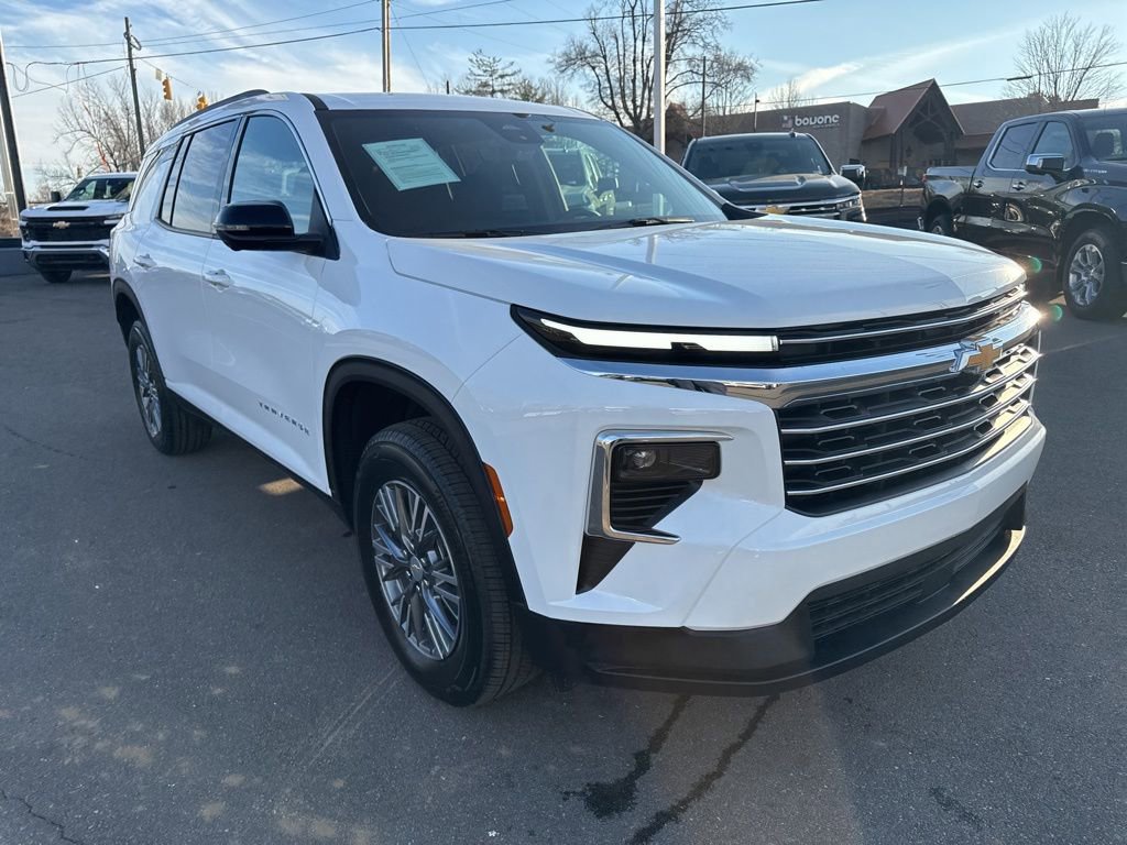 Used 2026 Chevrolet Traverse LT w/ Driver Confidence Package image 7