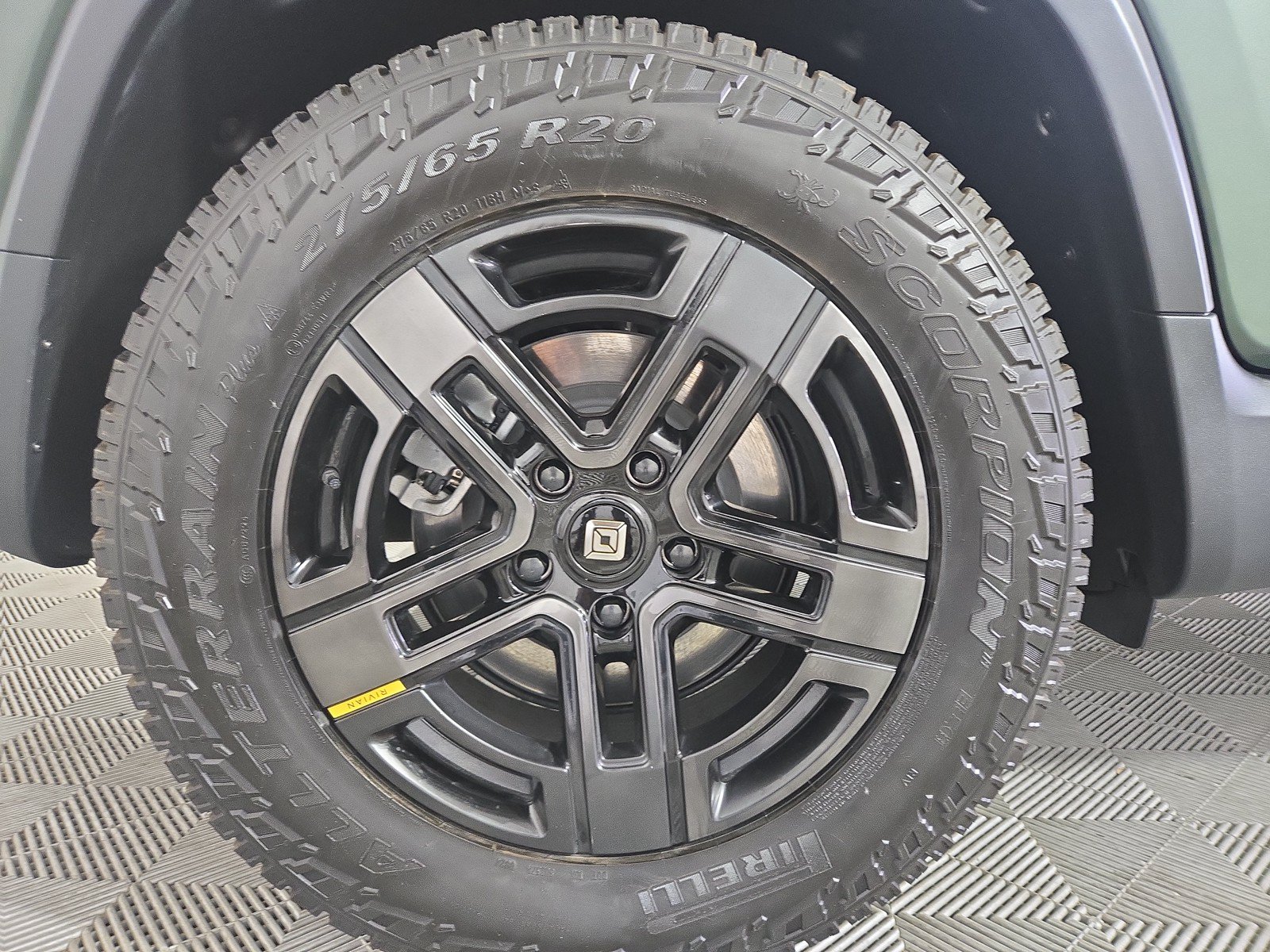 Used 2024 Rivian R1T Adventure AWD/4WD image 12