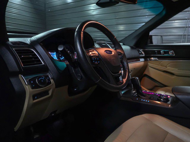 Used 2017 Ford Explorer Limited w/ Equipment Group 301A AWD/4WD image 10