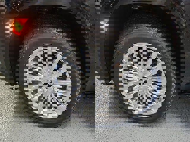 Certified 2023 Cadillac Escalade Luxury image 9