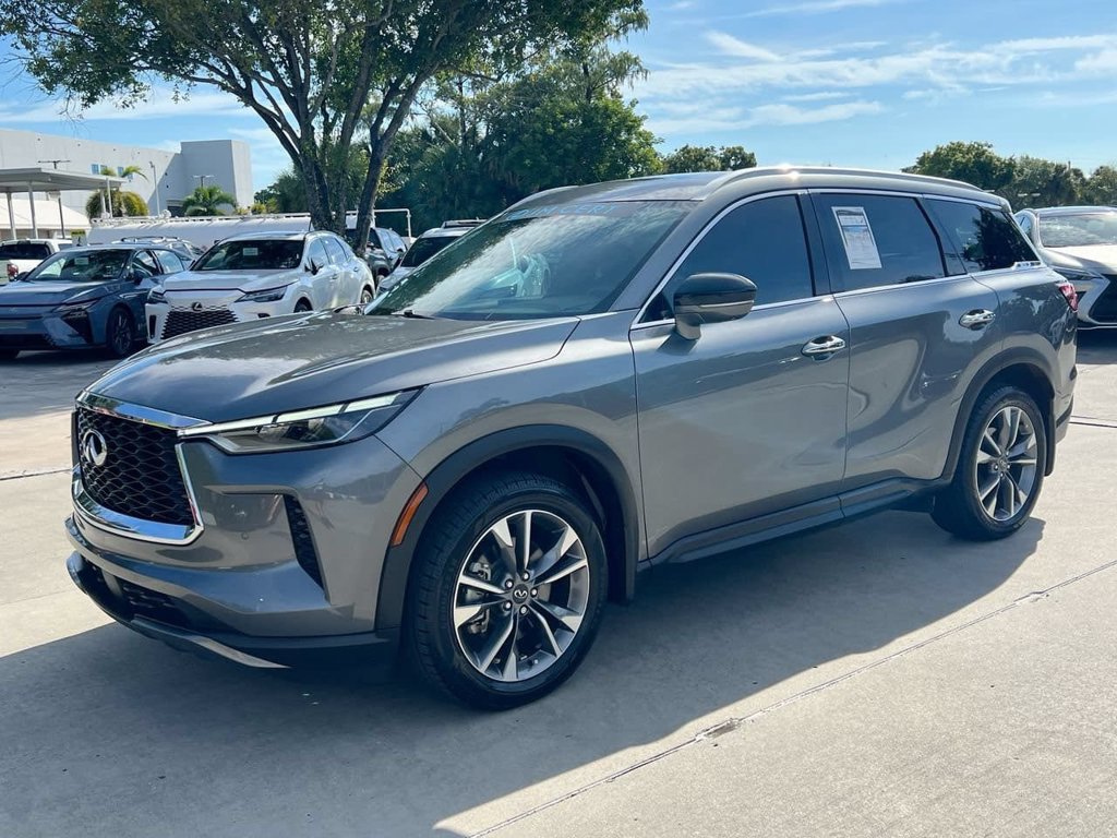 Used 2022 INFINITI QX60 Luxe w/ Cargo Package FWD image 3